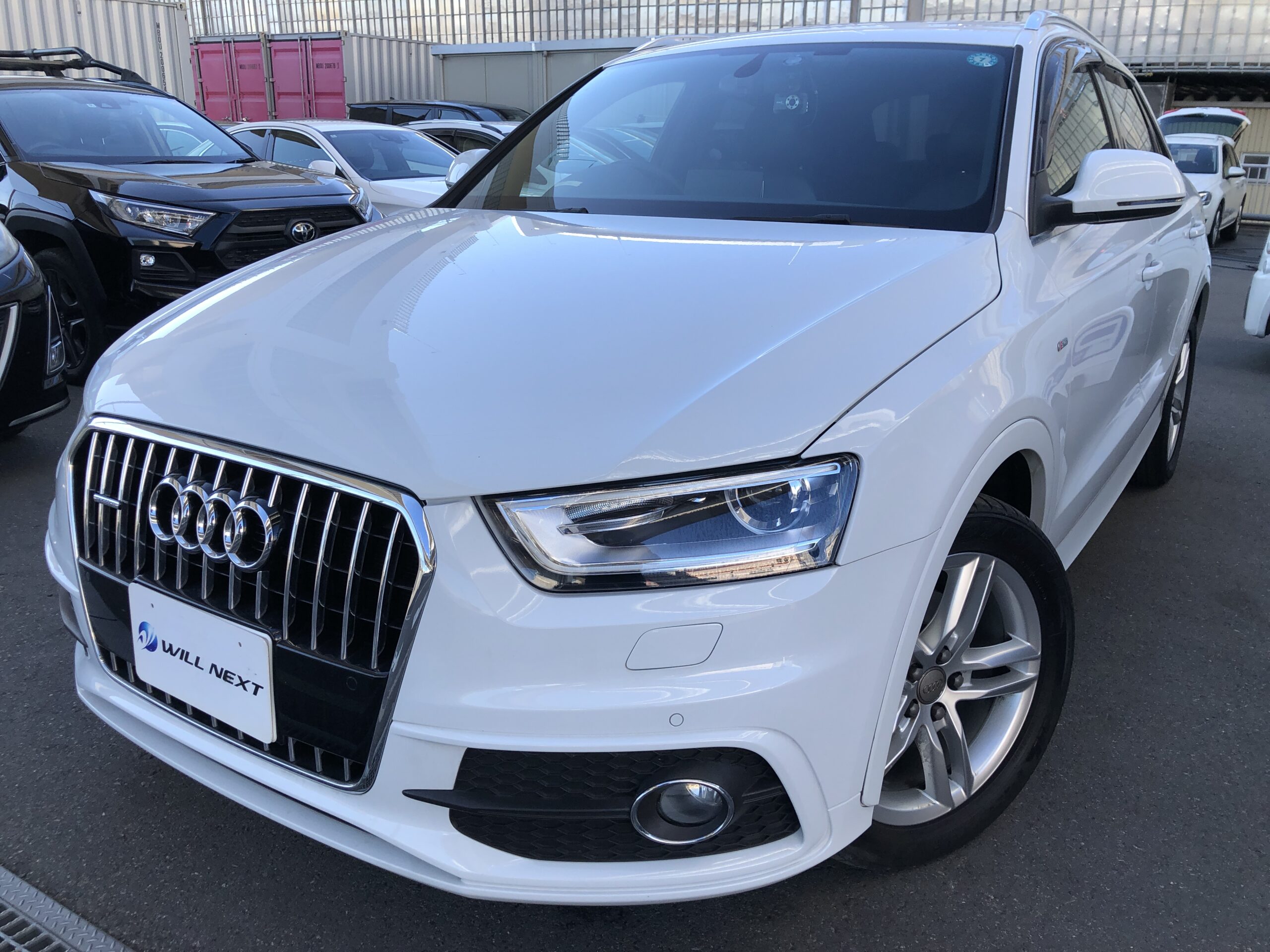 アウディ Q3 2.0TFSIクワトロ211PS SラインPKG 4WD